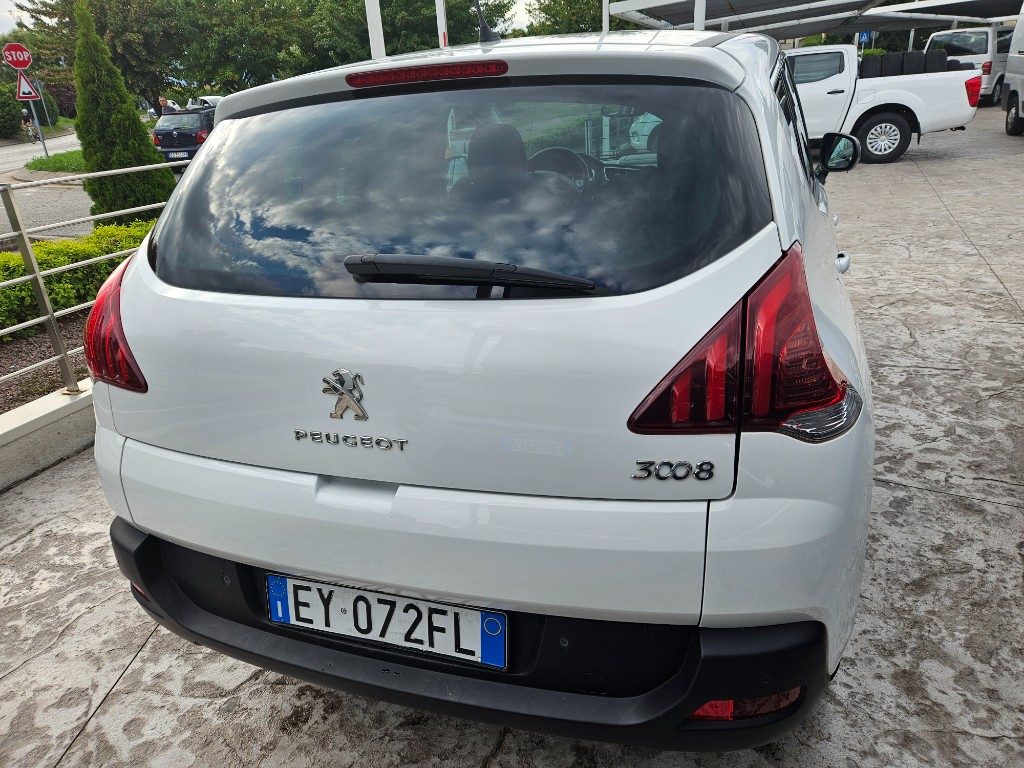 PEUGEOT 3008 1.6 e-HDi 115CV Stop&Start Allure - 10