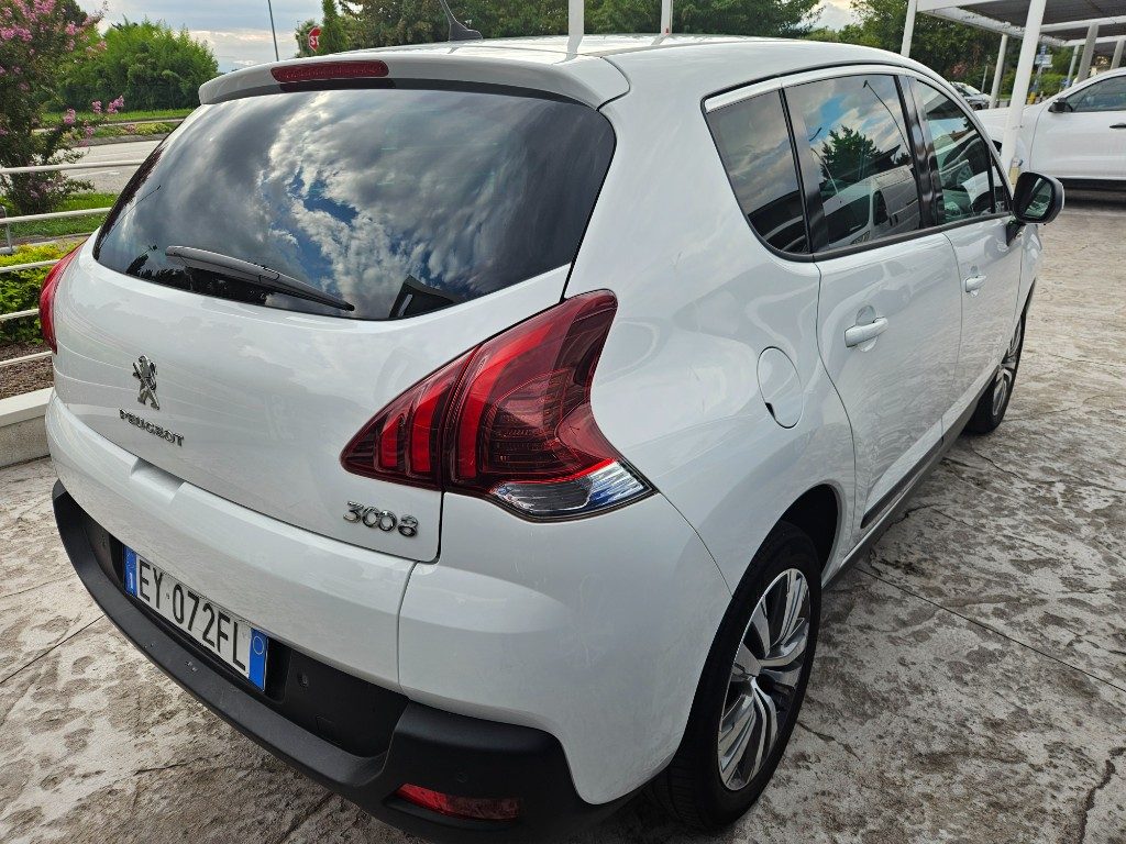 PEUGEOT 3008 1.6 e-HDi 115CV Stop&Start Allure - 6