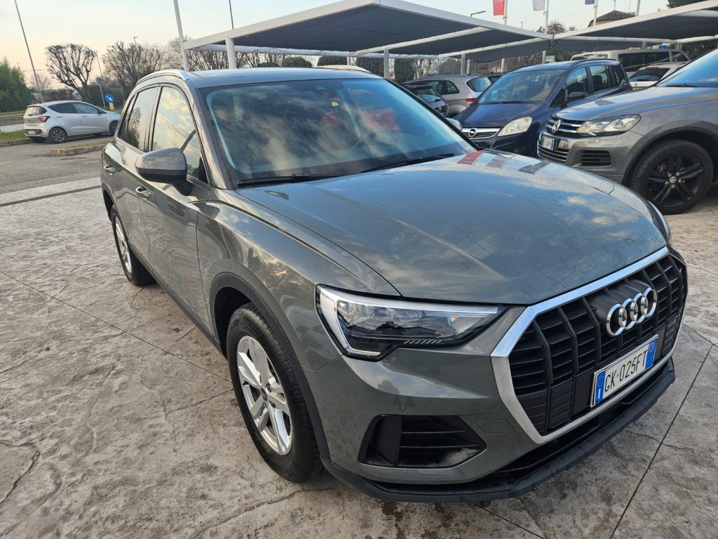 AUDI Q3 45 TFSI  S tronic Business sport - 2