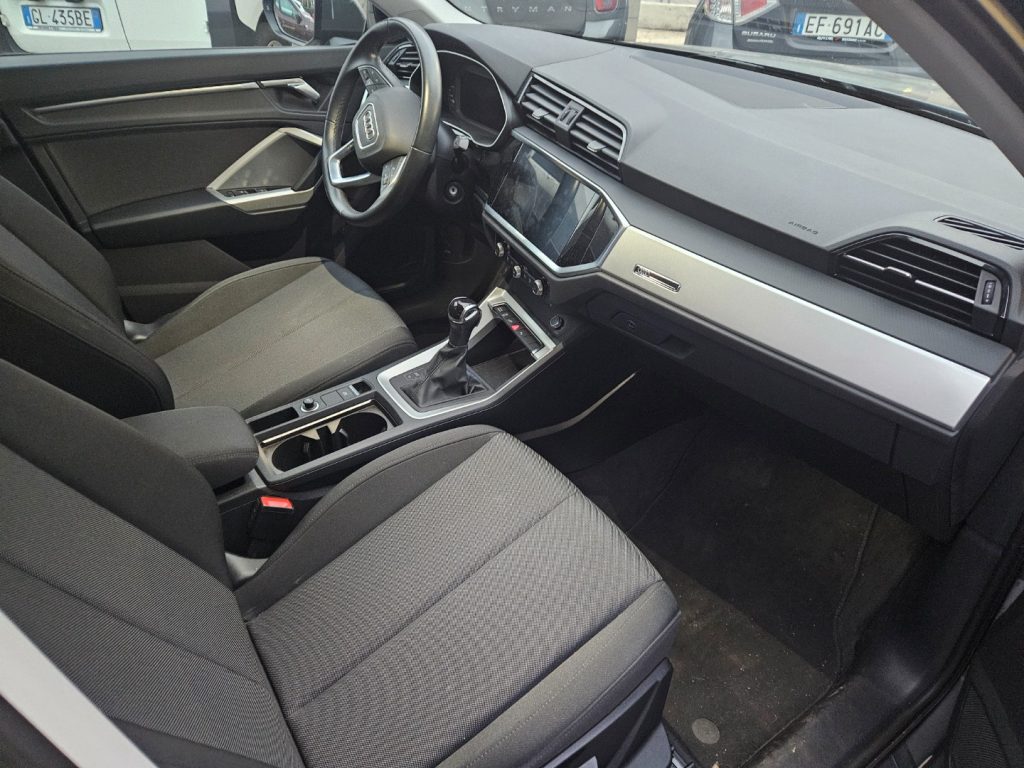 AUDI Q3 45 TFSI  S tronic Business sport - 7