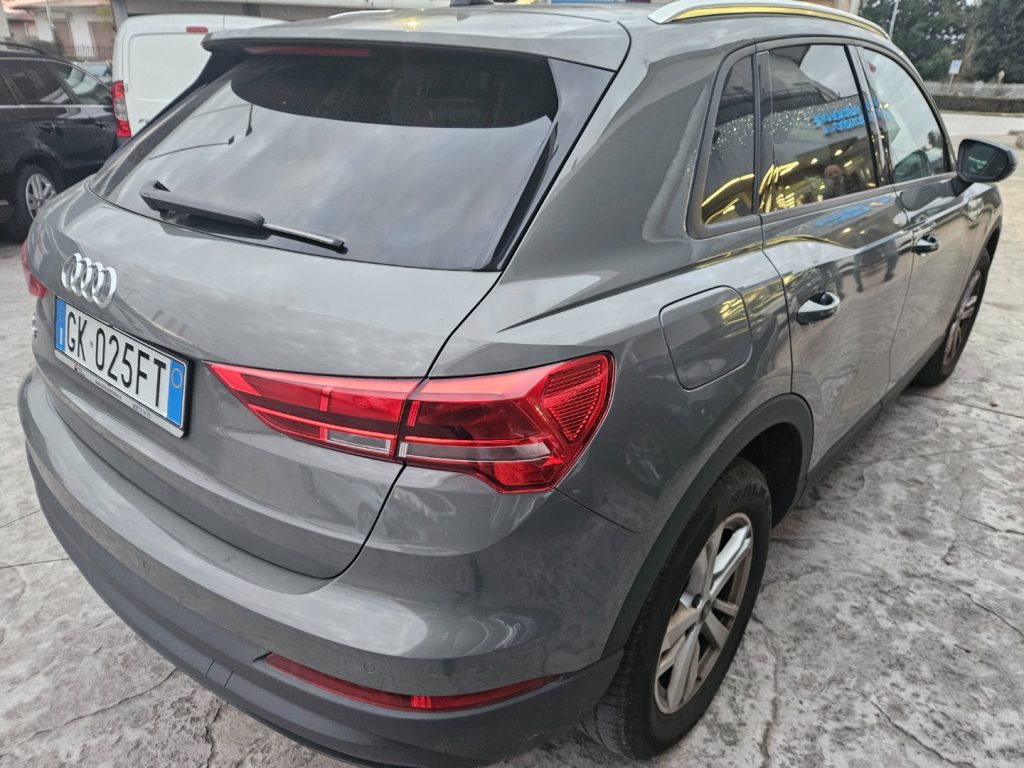 AUDI Q3 45 TFSI  S tronic Business sport - 8