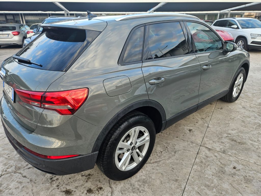 AUDI Q3 45 TFSI  S tronic Business sport - 10