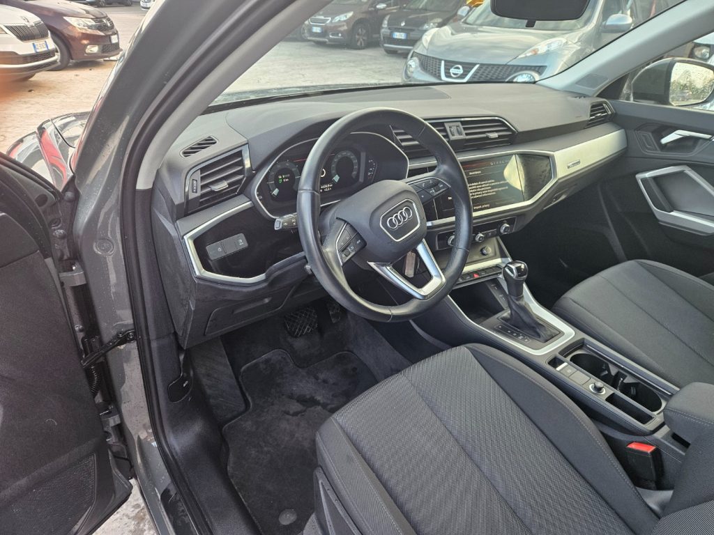 AUDI Q3 45 TFSI  S tronic Business sport - 16