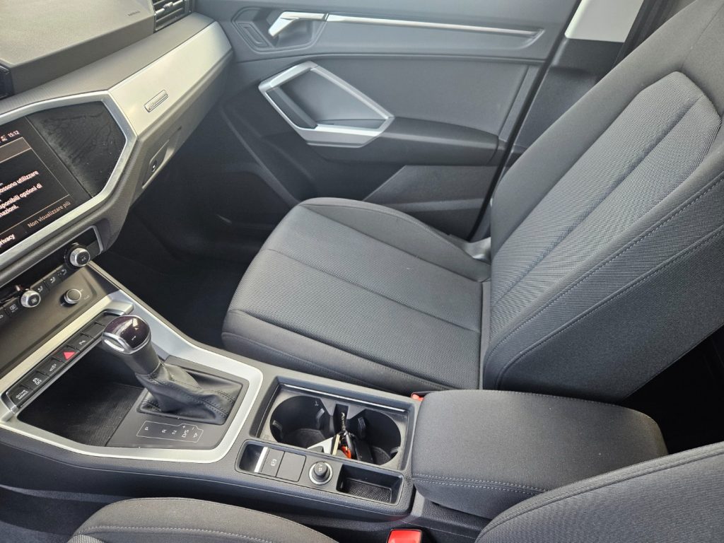 AUDI Q3 45 TFSI  S tronic Business sport - 18
