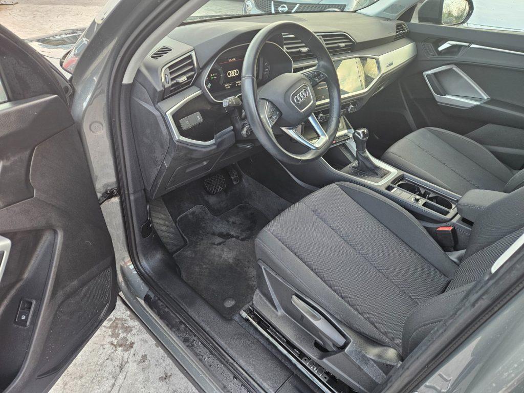 AUDI Q3 45 TFSI  S tronic Business sport - 21