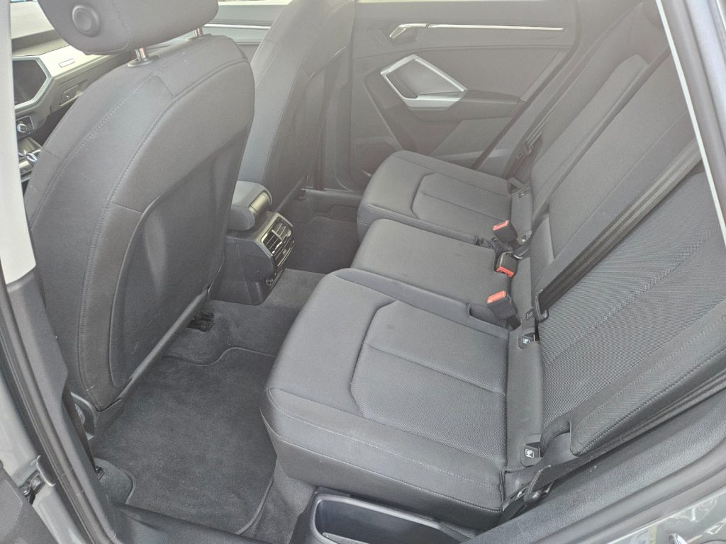AUDI Q3 45 TFSI  S tronic Business sport - 22