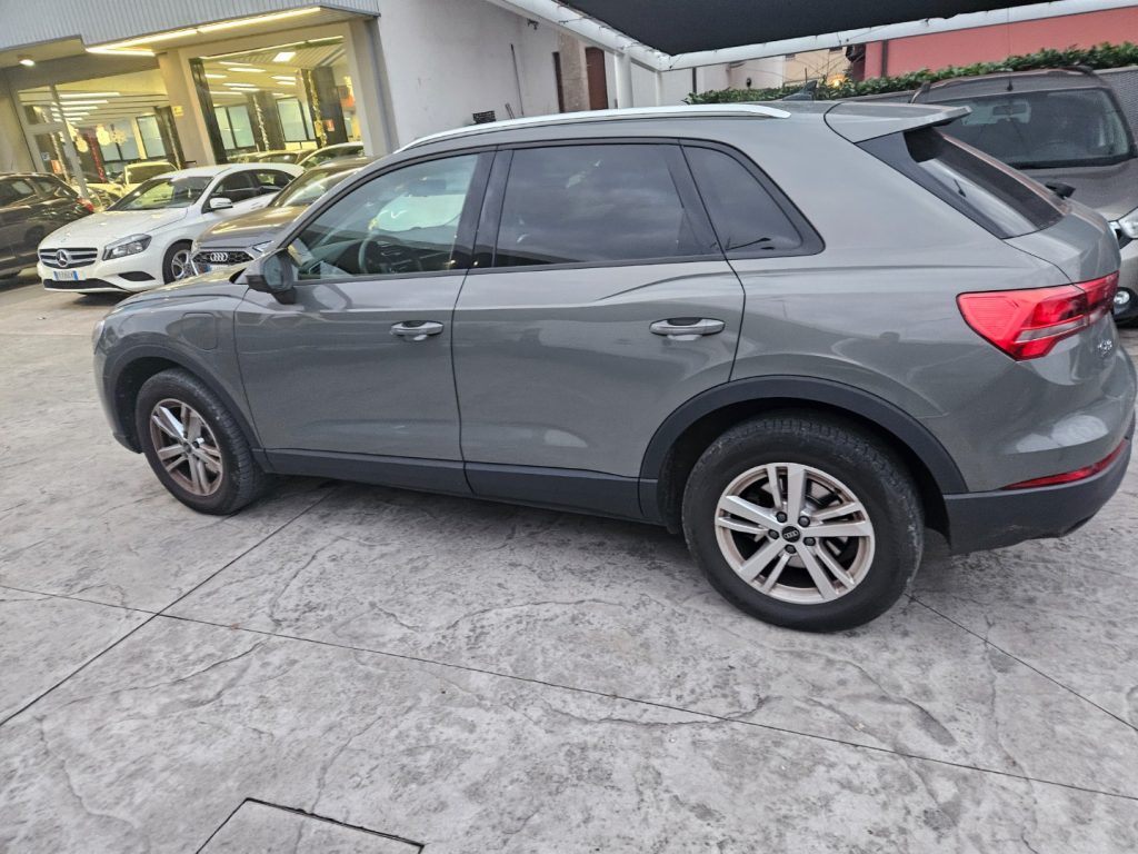 AUDI Q3 45 TFSI  S tronic Business sport - 4