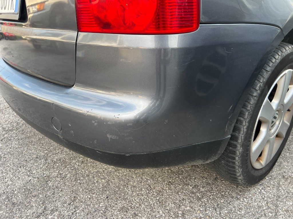 Immagine di VOLKSWAGEN Touran 2.0 16V TDI DSG del 12/2004 km 470721