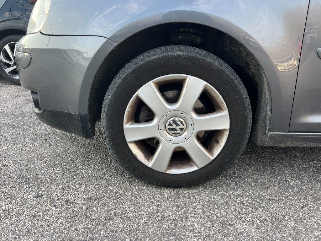 Immagine di VOLKSWAGEN Touran 2.0 16V TDI DSG del 12/2004 km 470721