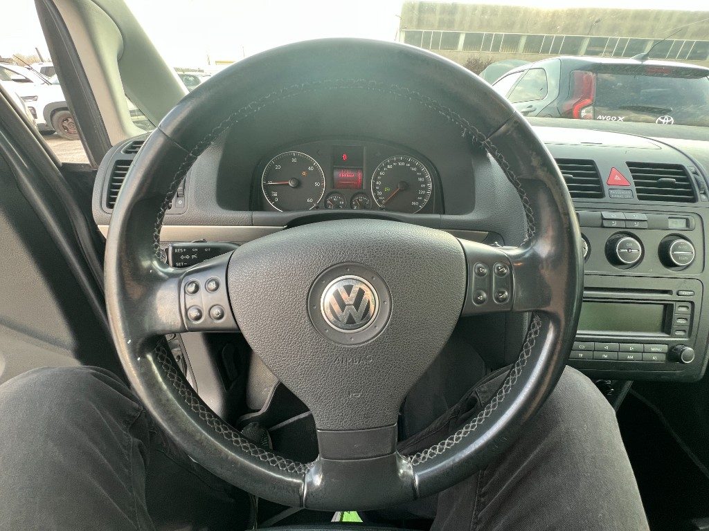 Immagine di VOLKSWAGEN Touran 2.0 16V TDI DSG del 12/2004 km 470721