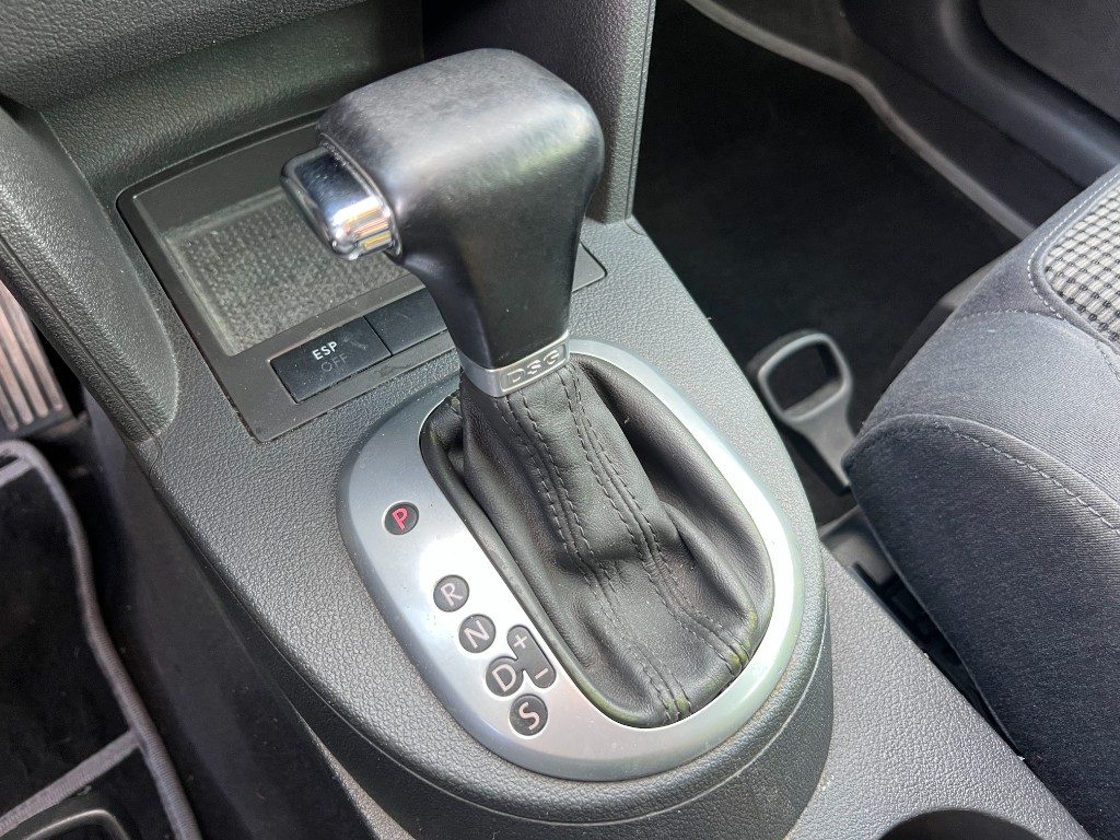 Immagine di VOLKSWAGEN Touran 2.0 16V TDI DSG del 12/2004 km 470721