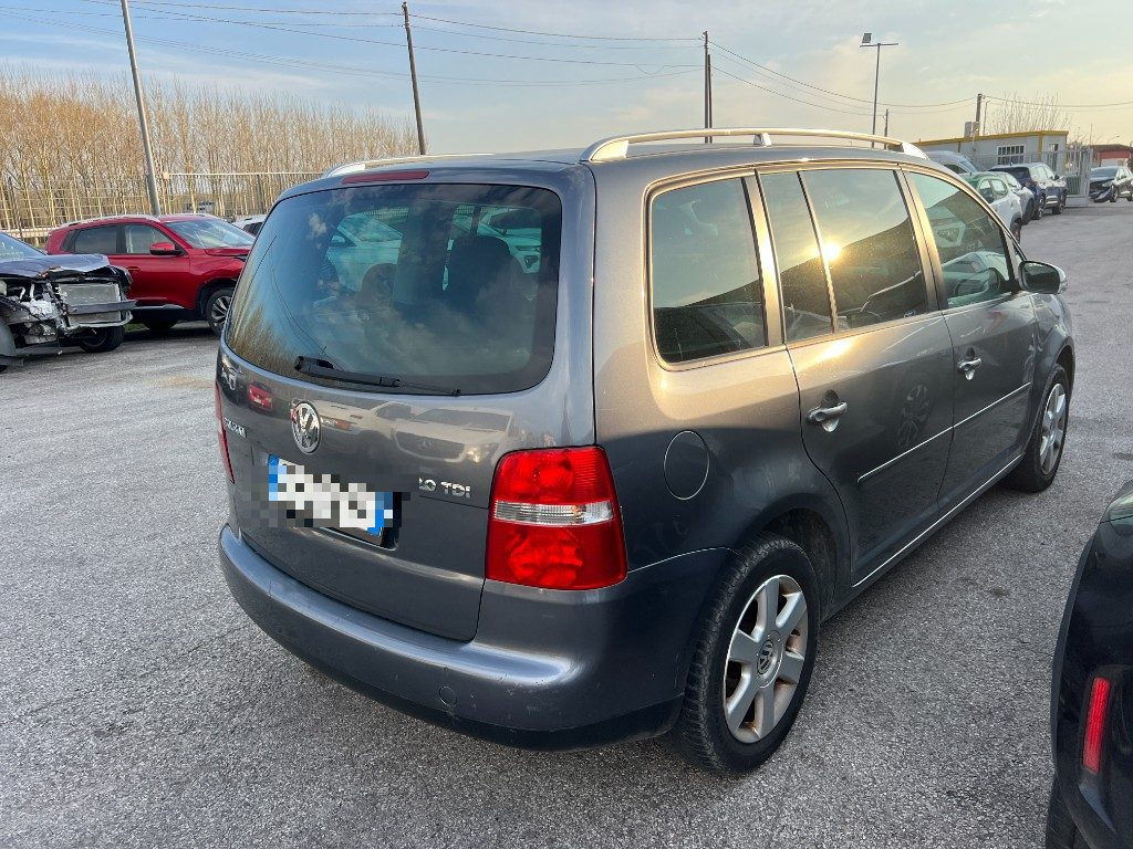 Immagine di VOLKSWAGEN Touran 2.0 16V TDI DSG del 12/2004 km 470721