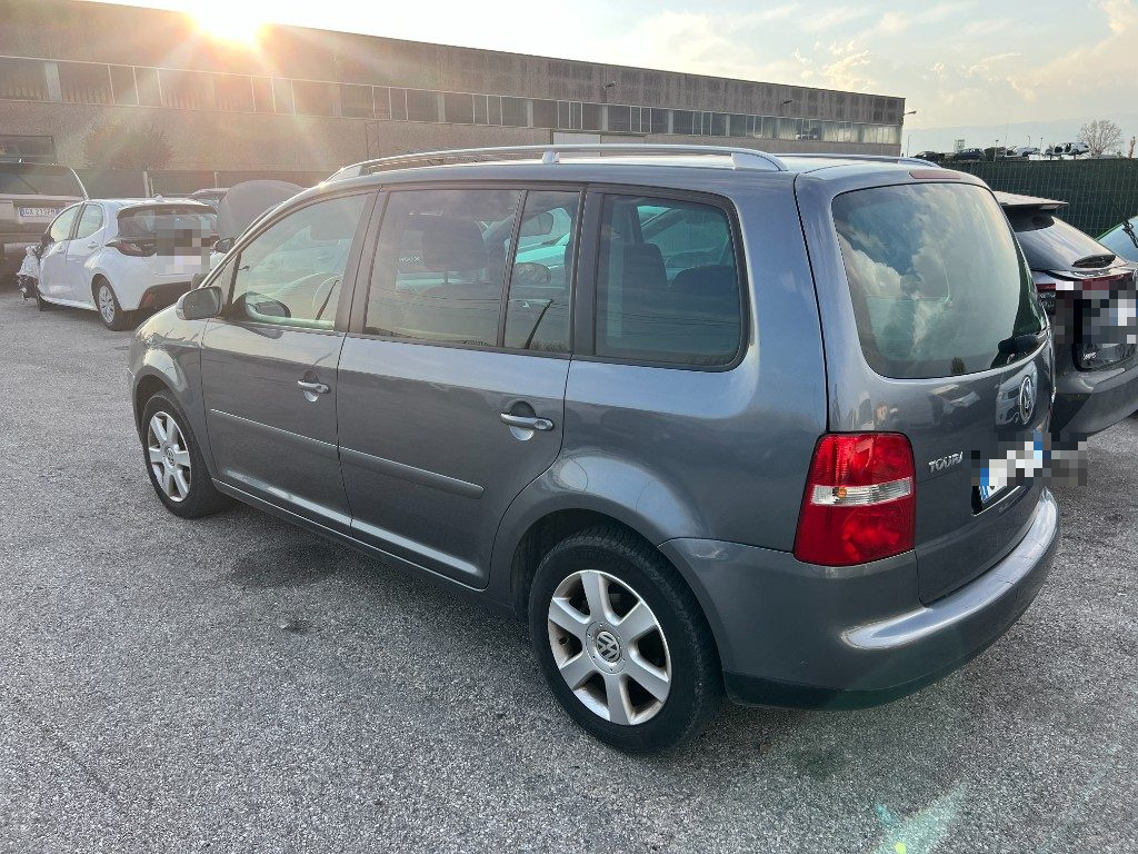 Immagine di VOLKSWAGEN Touran 2.0 16V TDI DSG del 12/2004 km 470721