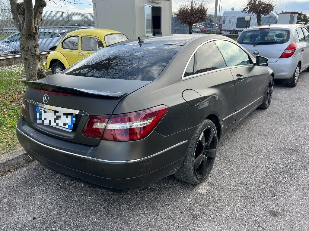 Immagine di MERCEDES-BENZ E 250 CDI Coupé BlueEFFICIENCY AUTOMATICO del 04/2011 km 324508