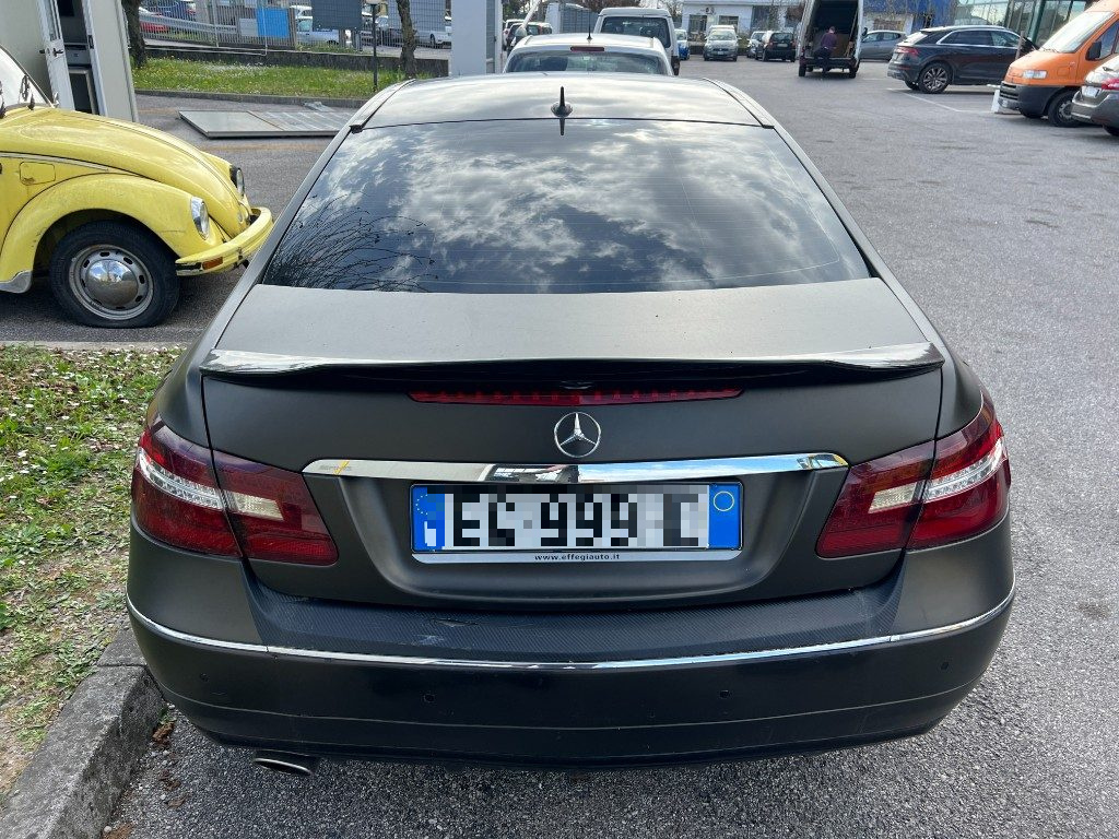 Immagine di MERCEDES-BENZ E 250 CDI Coupé BlueEFFICIENCY AUTOMATICO del 04/2011 km 324508