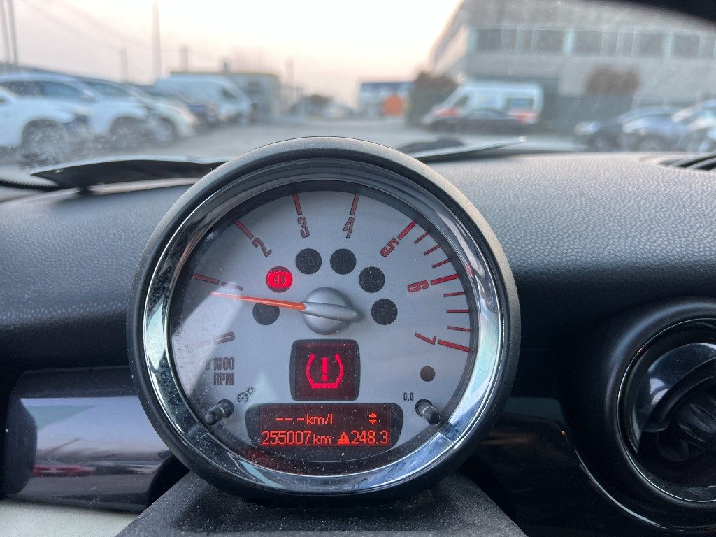 Immagine di MINI Clubman 1.6 16V Cooper D del 11/2007 km 255007