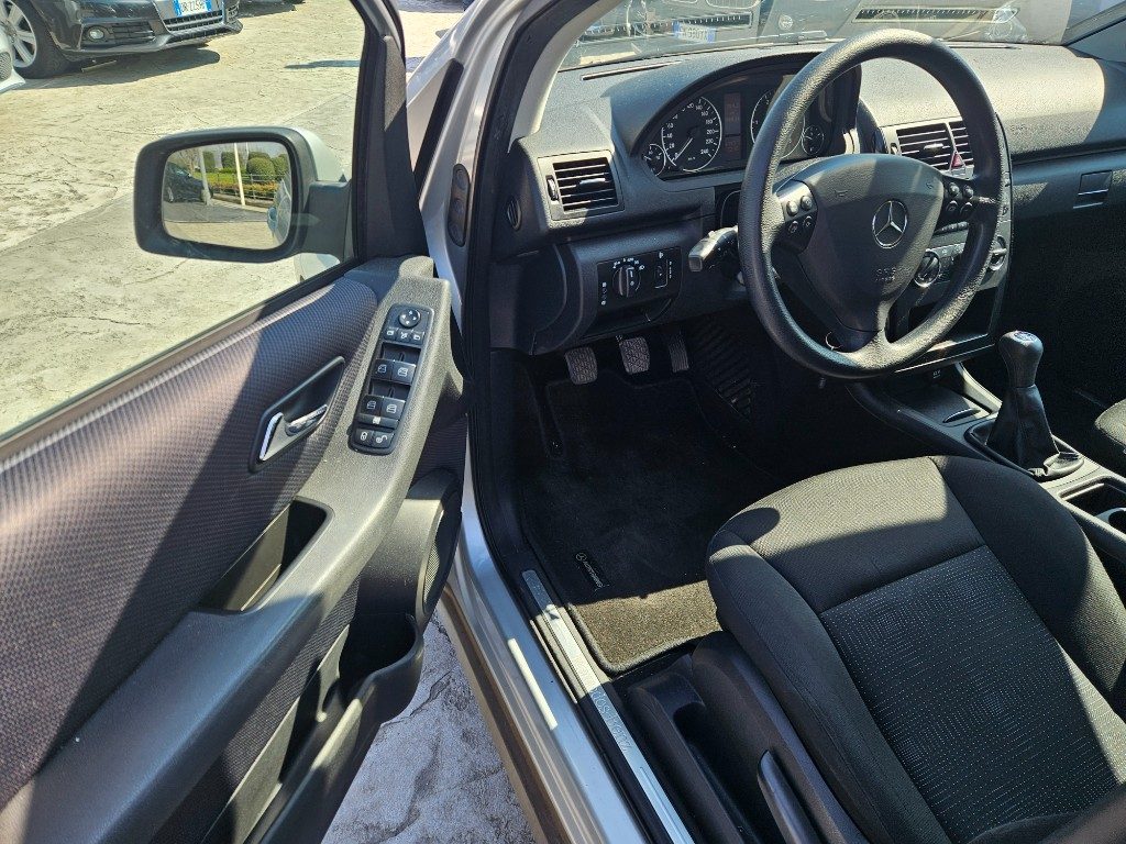 MERCEDES-BENZ A 180 CDI Elegance - 11