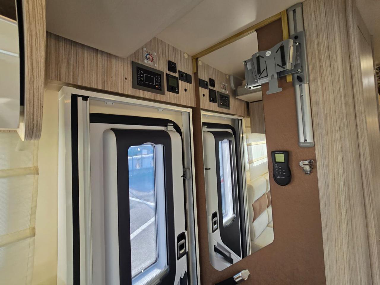 ELNAGH T-LOFT 450 - 22