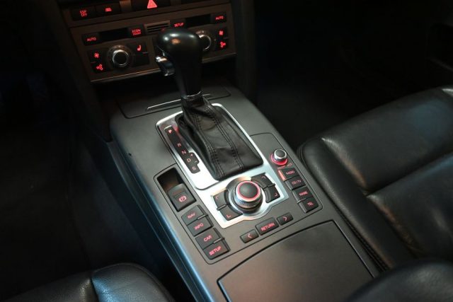 AUDI A6 AVANT 3.0TDI Q.TIP.224CV TET.PEL - foto 48