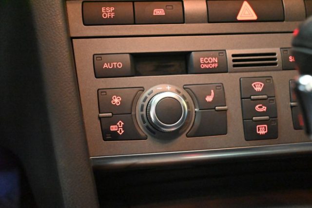 AUDI A6 AVANT 3.0TDI Q.TIP.224CV TET.PEL - foto 50