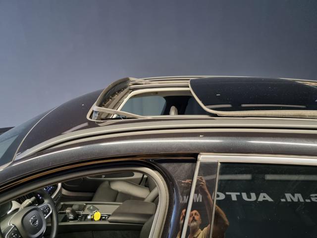 VOLVO XC60 B5 (D) AWD GEARTRONIC MOMENTUM P - foto 24