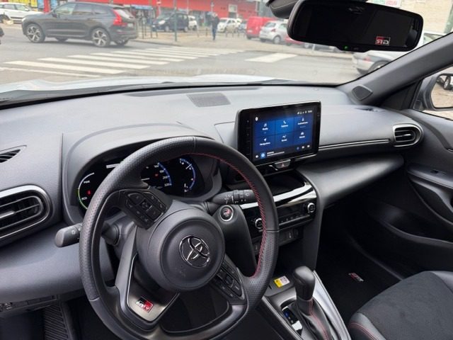 TOYOTA YARIS CROSS 1.5 HYBRID 5P. E-CVT GR SPORT - foto 9