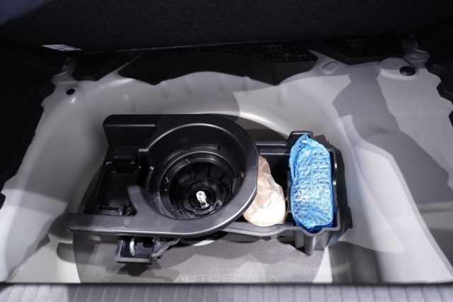 PEUGEOT 208 1.2 HYBRID 110CV E-DCS6 ALLURE # - foto 30