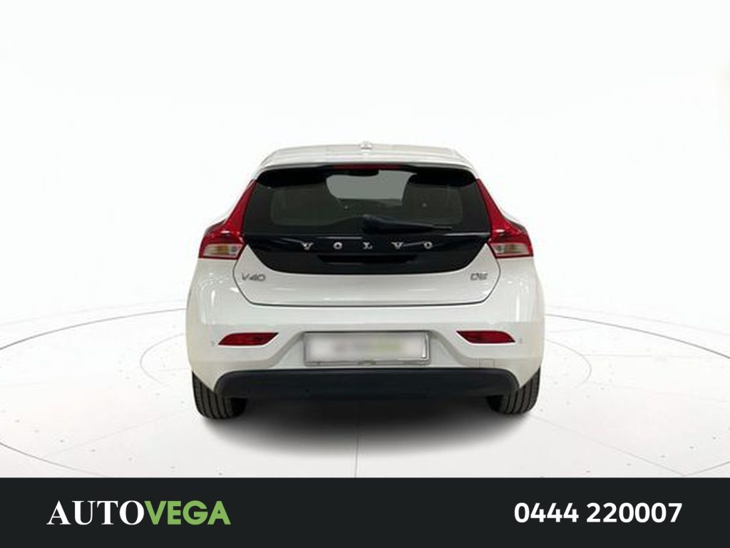 immagine usato VOLVO V40 2.0 d2 momentum geartronic my17