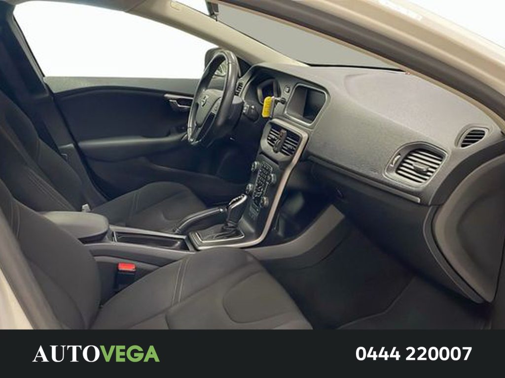 immagine usato VOLVO V40 2.0 d2 momentum geartronic my17