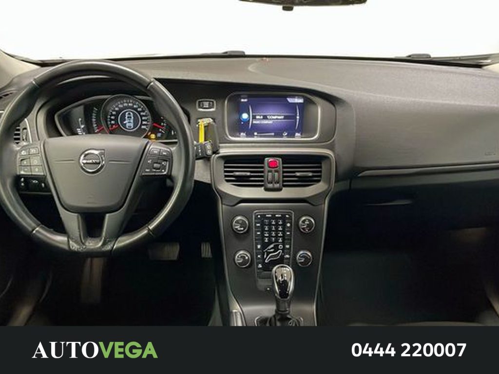 immagine usato VOLVO V40 2.0 d2 momentum geartronic my17