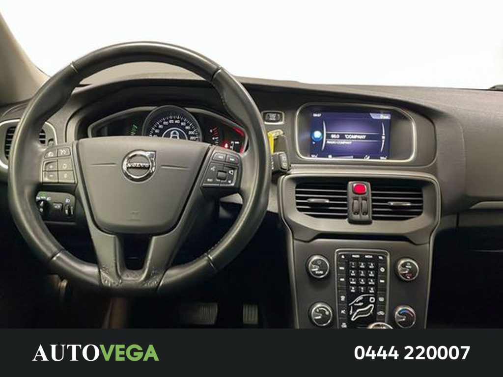 immagine usato VOLVO V40 2.0 d2 momentum geartronic my17
