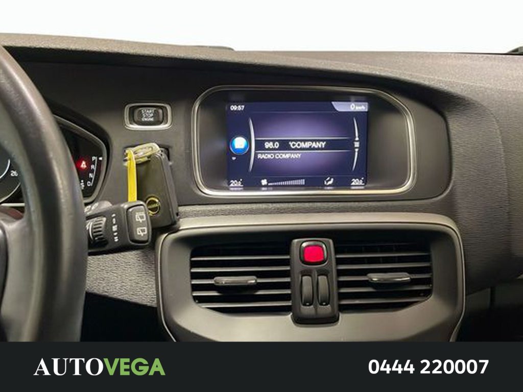 immagine usato VOLVO V40 2.0 d2 momentum geartronic my17