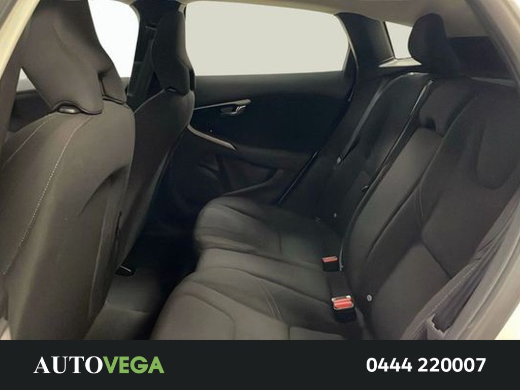 immagine usato VOLVO V40 2.0 d2 momentum geartronic my17