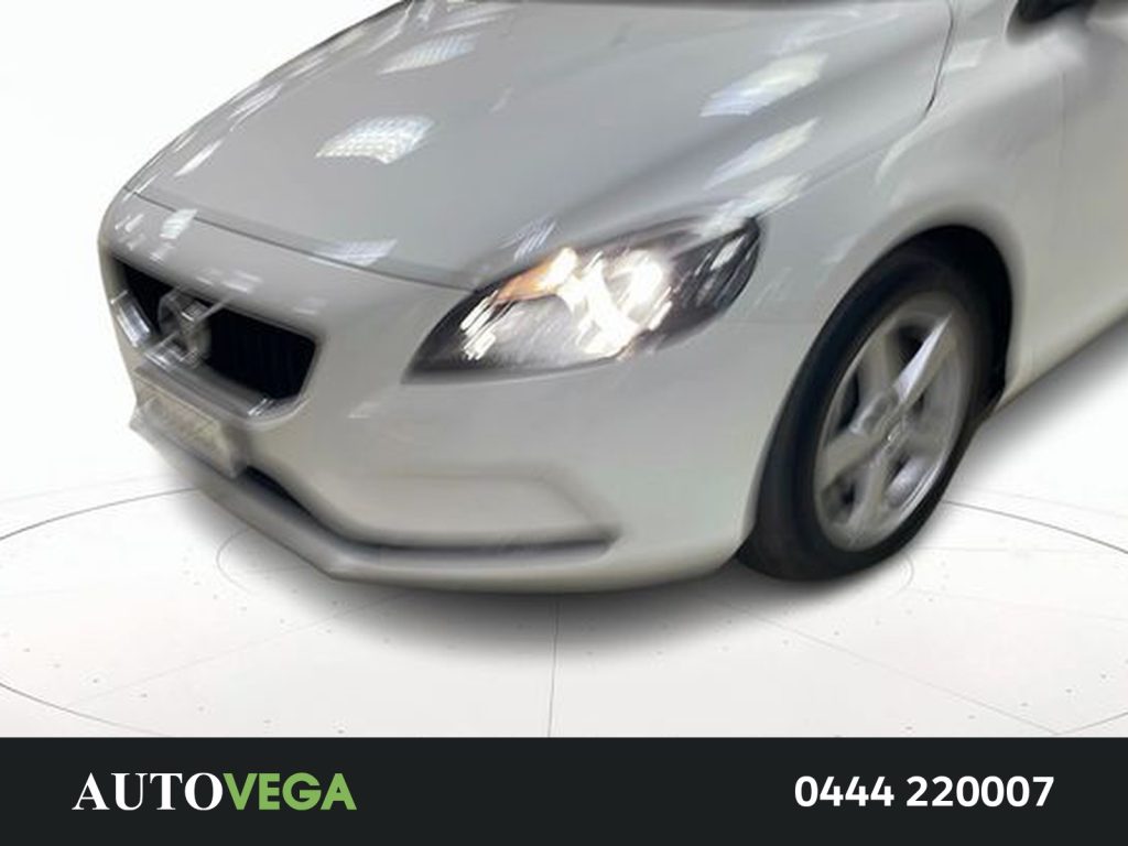 immagine usato VOLVO V40 2.0 d2 momentum geartronic my17
