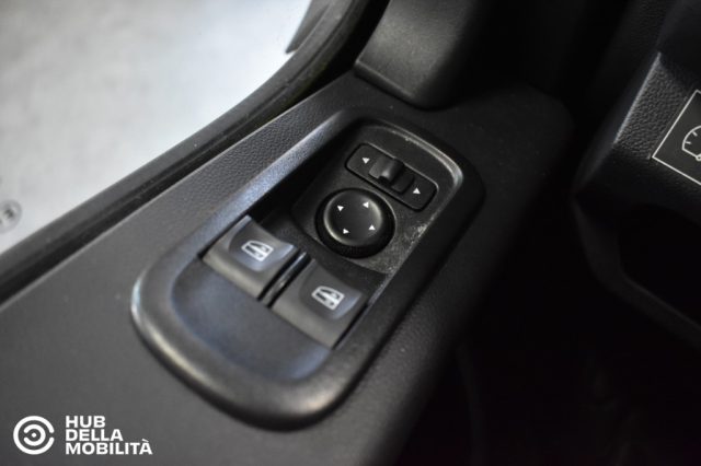 RENAULT MASTER T35 2.3 DCI 135 PL-TM FURGONE ST - foto 17