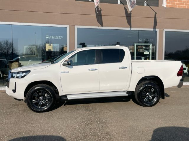 toyota hilux 2.4 d-4d a/t 4wd 4 porte double cab executive usata