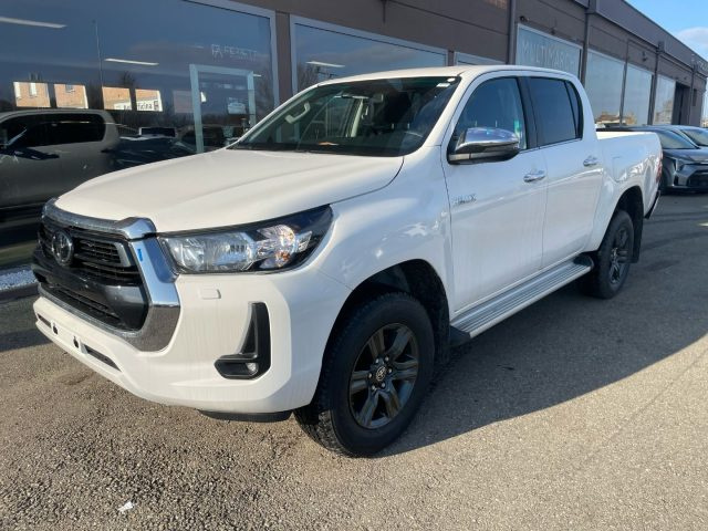 toyota hilux 2.4 d-4d a/t 4wd 4 porte double cab executive usata