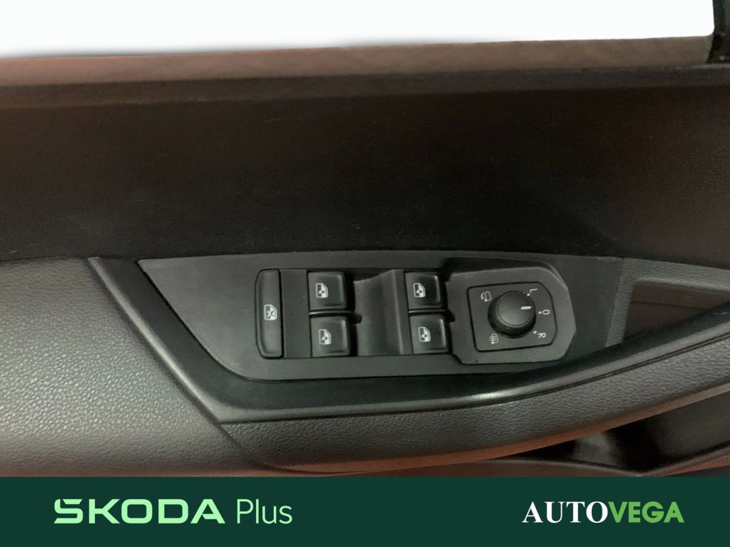 immagine usato SKODA Karoq 2.0 tdi evo executive 115cv dsg