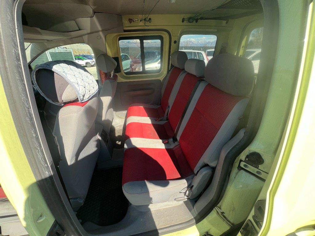 Immagine di VOLKSWAGEN Caddy 2.0 5p. BENZ/METANO 7 POSTI del 06/2006 km 389987