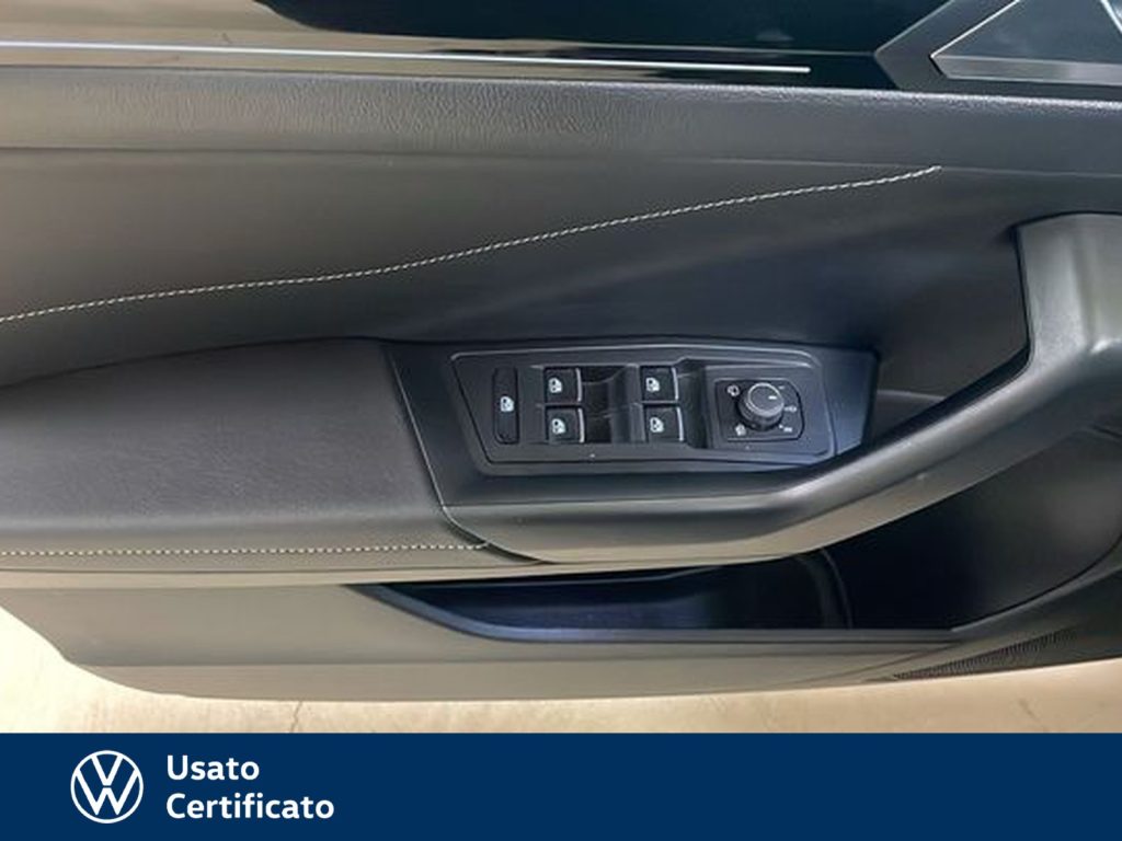 immagine usato VOLKSWAGEN T-Roc 1.0 tsi r-line 110cv