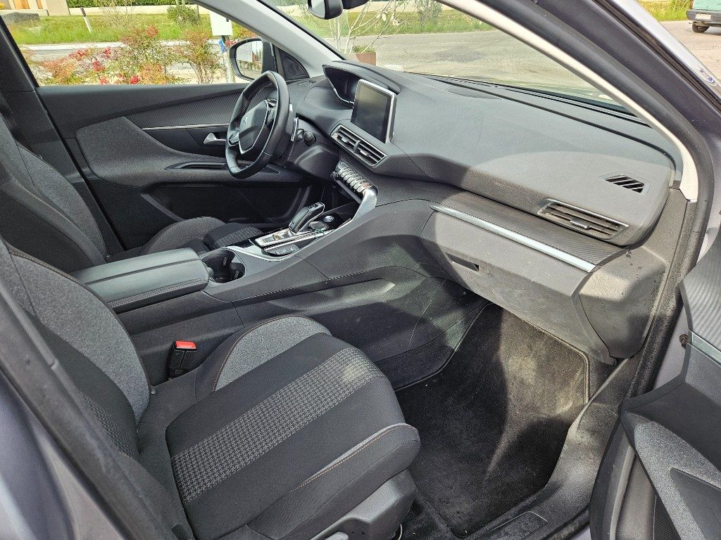 PEUGEOT 3008 BlueHDi 130 S&S EAT8 GT - 6