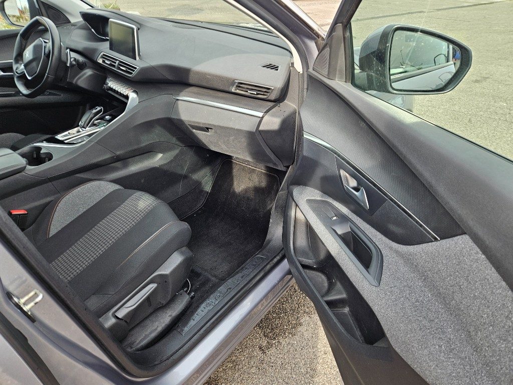PEUGEOT 3008 BlueHDi 130 S&S EAT8 GT - 7