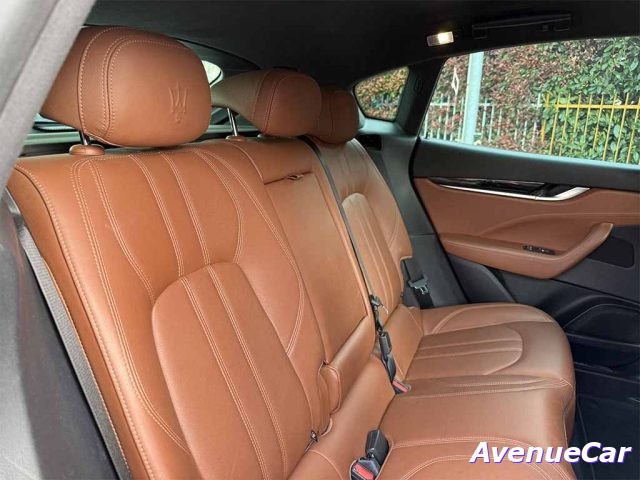 MASERATI LEVANTE GRANSPORT TELECAMERA CERCHI 21'' - foto 26