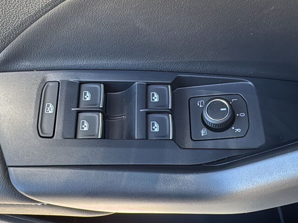 immagine nuovo VOLKSWAGEN T-Cross Nuova T-Cross R-Line Plus 1.0 TSI 85 kW (115 CV) M