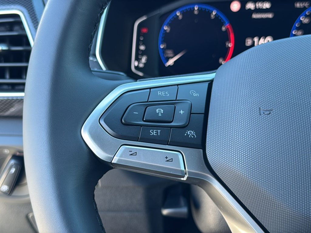 immagine nuovo VOLKSWAGEN T-Cross Nuova T-Cross R-Line Plus 1.0 TSI 85 kW (115 CV) M