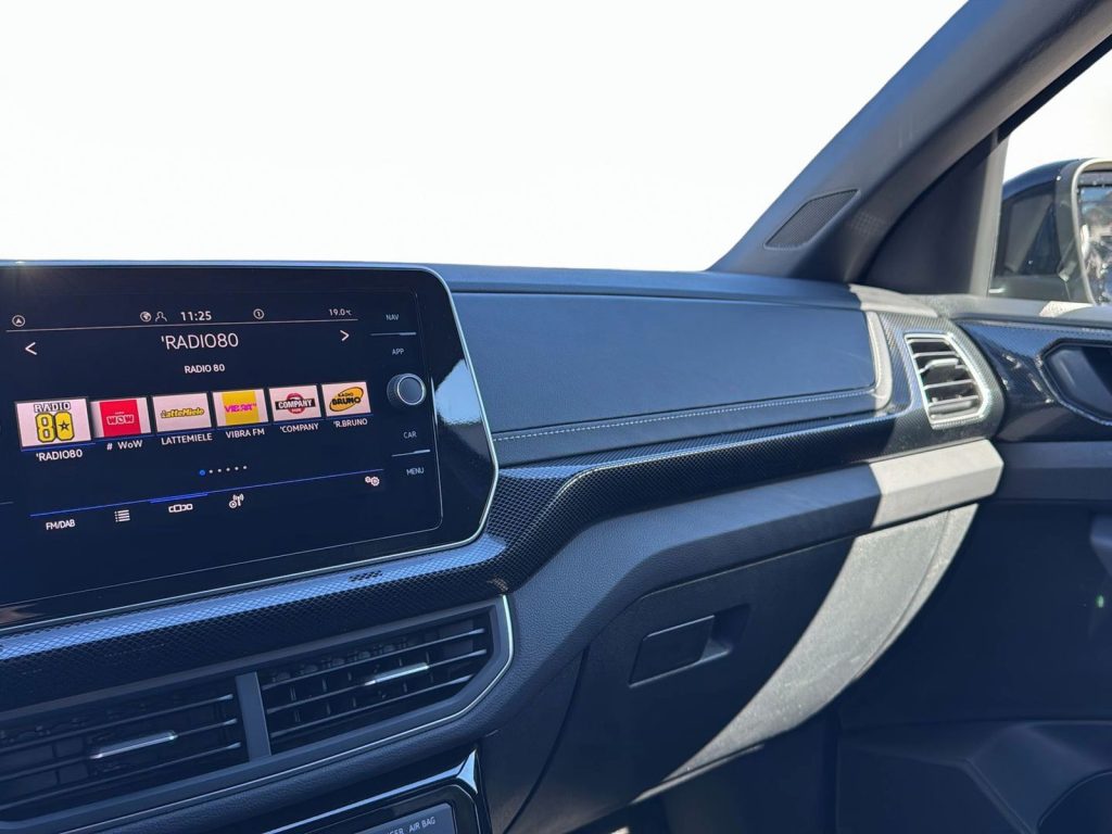 immagine nuovo VOLKSWAGEN T-Cross Nuova T-Cross R-Line Plus 1.0 TSI 85 kW (115 CV) M