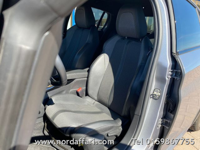 PEUGEOT 208 - foto: 3