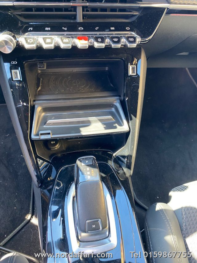 PEUGEOT 208 - foto: 5