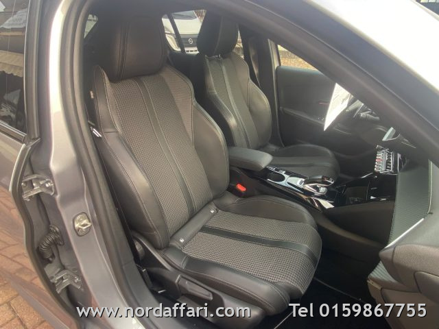 PEUGEOT 208 - foto: 8