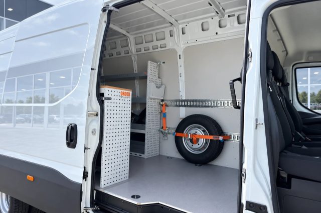 IVECO DAILY 60C18 OFFICINA MOBILE - foto 16